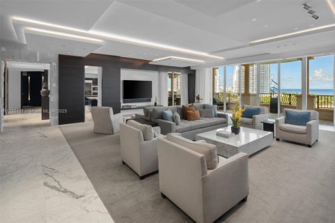 Condo in Miami Beach, Florida, 6 bedrooms № 1958865 - photo 3