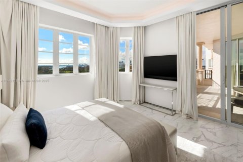 Condo in Miami Beach, Florida, 6 bedrooms № 1958865 - photo 16