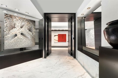 Condo in Miami Beach, Florida, 6 bedrooms № 1958865 - photo 17
