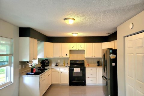 House in Ocala, Florida 3 bedrooms, 112.88 sq.m. № 2230006 - photo 14