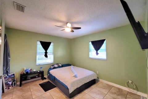 House in Ocala, Florida 3 bedrooms, 112.88 sq.m. № 2230006 - photo 16