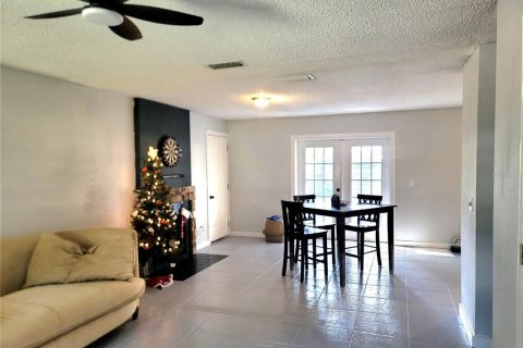 House in Ocala, Florida 3 bedrooms, 112.88 sq.m. № 2230006 - photo 11