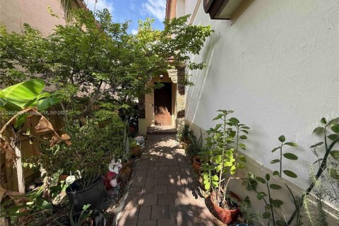 Casa en alquiler en Homestead, Florida, 4 dormitorios, 228.35 m2 № 1881941 - foto 15