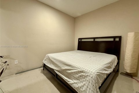 Casa en alquiler en Homestead, Florida, 4 dormitorios, 228.35 m2 № 1881941 - foto 12