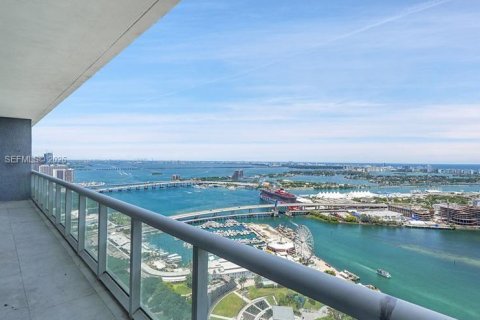 Condominio en alquiler en Miami, Florida, 2 dormitorios, 122.82 m2 № 2424448 - foto 2