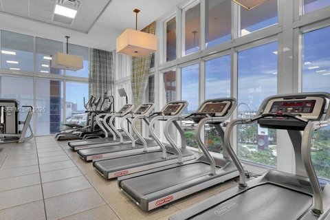 Condominio en alquiler en Miami, Florida, 2 dormitorios, 122.82 m2 № 2424448 - foto 16