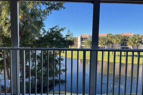 Снять в аренду кондоминиум в Уэстон, Флорида 2 спальни, 102.75м2, № 2003164 - фото 20