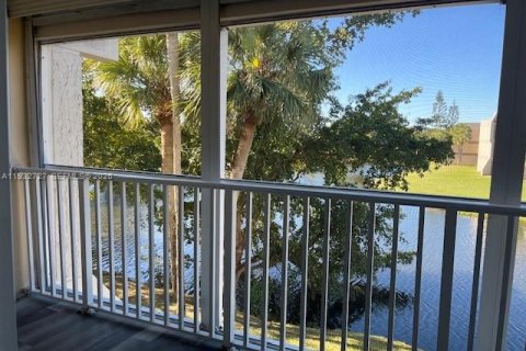 Снять в аренду кондоминиум в Уэстон, Флорида 2 спальни, 102.75м2, № 2003164 - фото 21