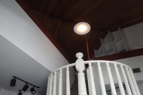 Immobilier commercial à louer à Tierra Verde, Floride: 65.03 m2 № 1832990 - photo 9