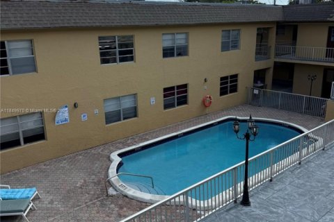 Appartement à louer à Pembroke Pines, Floride: 3 chambres, 2454.11 m2 № 1854925 - photo 8
