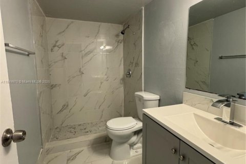 Appartement à louer à Pembroke Pines, Floride: 3 chambres, 2454.11 m2 № 1854925 - photo 4