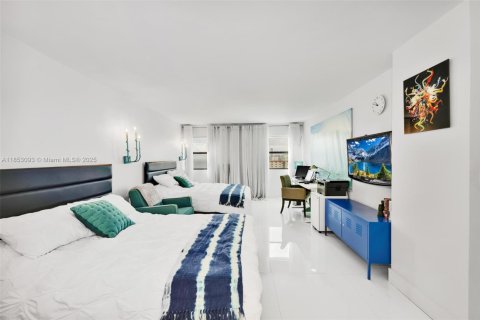 Condo in Hollywood, Florida, 2 bedrooms  № 1888894 - photo 29