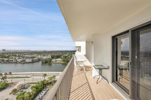 Condo in Hollywood, Florida, 2 bedrooms  № 1888894 - photo 22