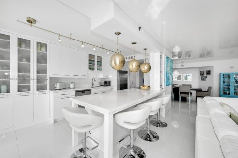 Condo in Hollywood, Florida, 2 bedrooms  № 1888894 - photo 19