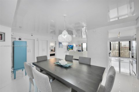 Condo in Hollywood, Florida, 2 bedrooms  № 1888894 - photo 13