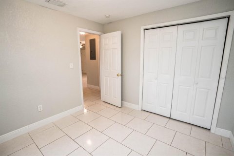 House in Tampa, Florida 3 bedrooms, 120.4 sq.m. № 1895118 - photo 17