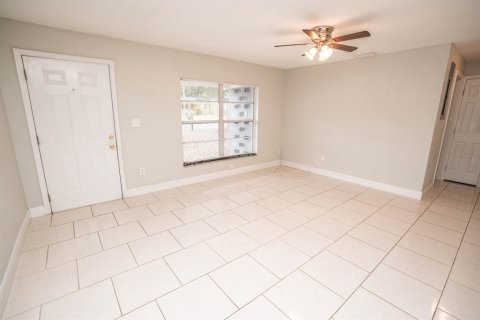 House in Tampa, Florida 3 bedrooms, 120.4 sq.m. № 1895118 - photo 8