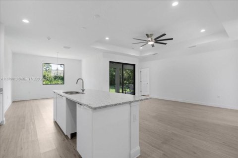 Casa en venta en Lehigh Acres, Florida, 3 dormitorios, 165.18 m2 № 1951370 - foto 27