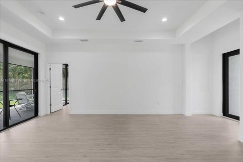 Casa en venta en Lehigh Acres, Florida, 3 dormitorios, 165.18 m2 № 1951370 - foto 12