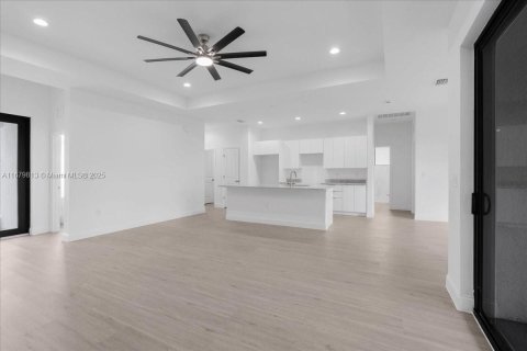 Casa en venta en Lehigh Acres, Florida, 3 dormitorios, 165.18 m2 № 1951370 - foto 22