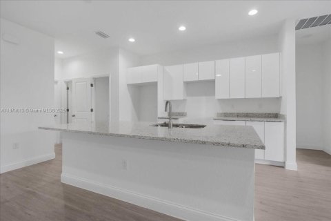 Casa en venta en Lehigh Acres, Florida, 3 dormitorios, 165.18 m2 № 1951370 - foto 25