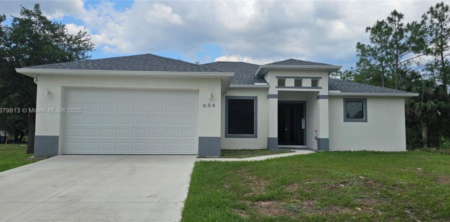 Casa en Lehigh Acres, Florida 3 dormitorios, 165.18 m2 № 1951370