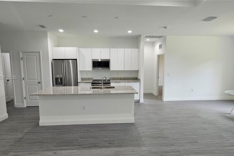 Casa en venta en Lehigh Acres, Florida, 3 dormitorios, 165.18 m2 № 1951370 - foto 10