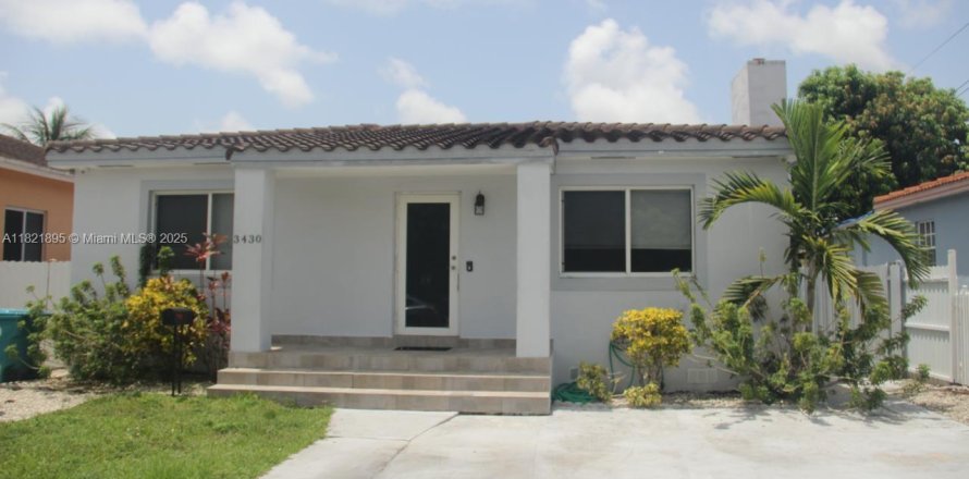 Casa en Miami, Florida 3 dormitorios, 136.57 m2 № 1785793