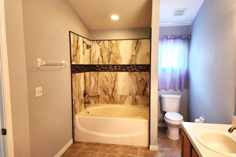Touwnhouse à vendre à New Port Richey, Floride: 3 chambres, 156.63 m2 № 2211513 - photo 24