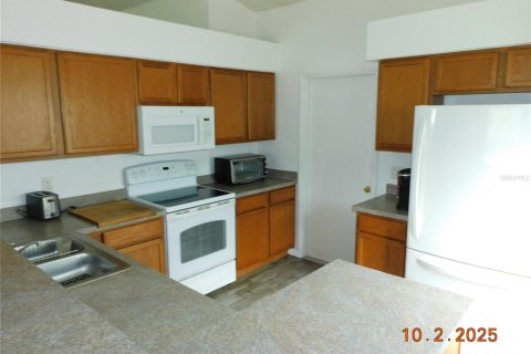 House in Kissimmee, Florida 3 bedrooms, 130.62 sq.m. № 2097845 - photo 2