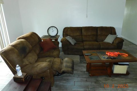 House in Kissimmee, Florida 3 bedrooms, 130.62 sq.m. № 2097845 - photo 3