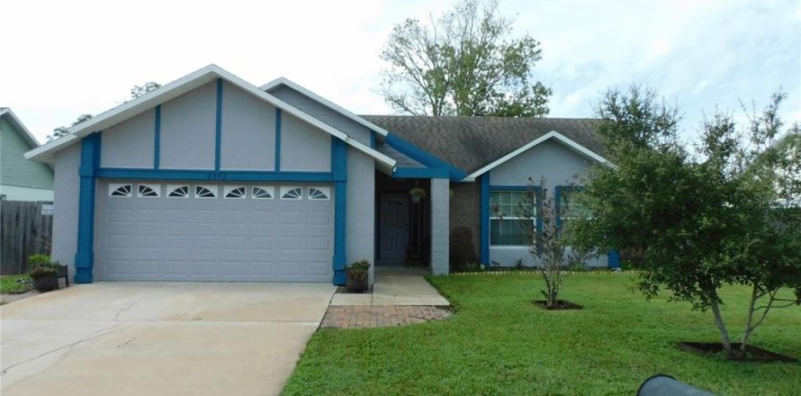 House in Kissimmee, Florida 3 bedrooms, 130.62 sq.m. № 2097845