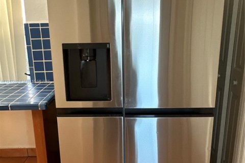 Villa ou maison à louer à Cutler Bay, Floride: 3 chambres, 93.18 m2 № 1976325 - photo 9