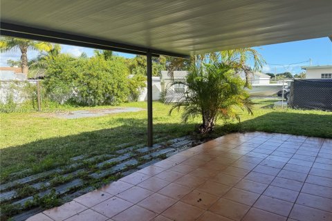 Villa ou maison à louer à Cutler Bay, Floride: 3 chambres, 93.18 m2 № 1976325 - photo 18