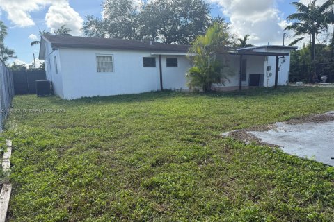 Villa ou maison à louer à Cutler Bay, Floride: 3 chambres, 93.18 m2 № 1976325 - photo 20