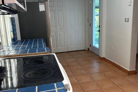 Villa ou maison à louer à Cutler Bay, Floride: 3 chambres, 93.18 m2 № 1976325 - photo 11