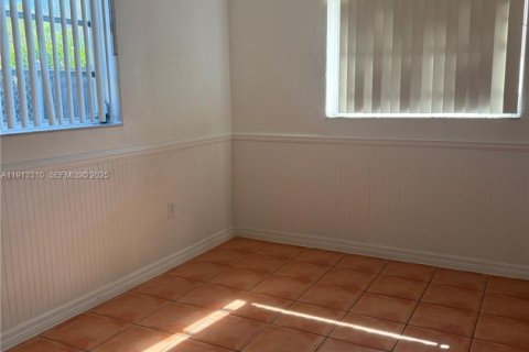 Villa ou maison à louer à Cutler Bay, Floride: 3 chambres, 93.18 m2 № 1976325 - photo 30