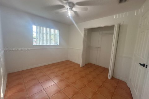 Villa ou maison à louer à Cutler Bay, Floride: 3 chambres, 93.18 m2 № 1976325 - photo 5