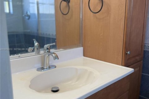 Villa ou maison à louer à Cutler Bay, Floride: 3 chambres, 93.18 m2 № 1976325 - photo 26