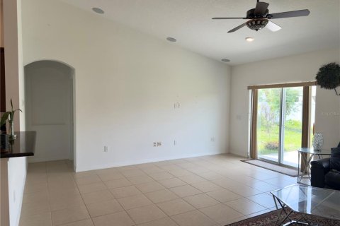 House in Kissimmee, Florida 4 bedrooms, 201.13 sq.m. № 2103807 - photo 9