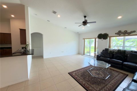 House in Kissimmee, Florida 4 bedrooms, 201.13 sq.m. № 2103807 - photo 6