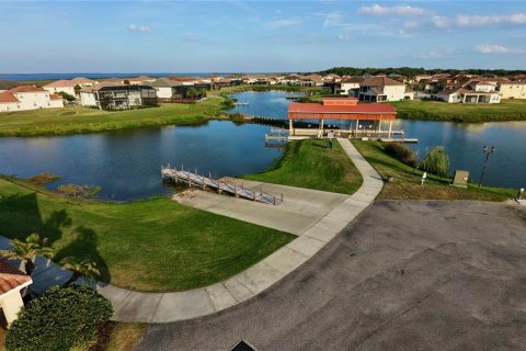 House in Kissimmee, Florida 4 bedrooms, 201.13 sq.m. № 2103807 - photo 3