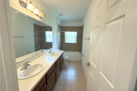 House in Kissimmee, Florida 4 bedrooms, 201.13 sq.m. № 2103807 - photo 22