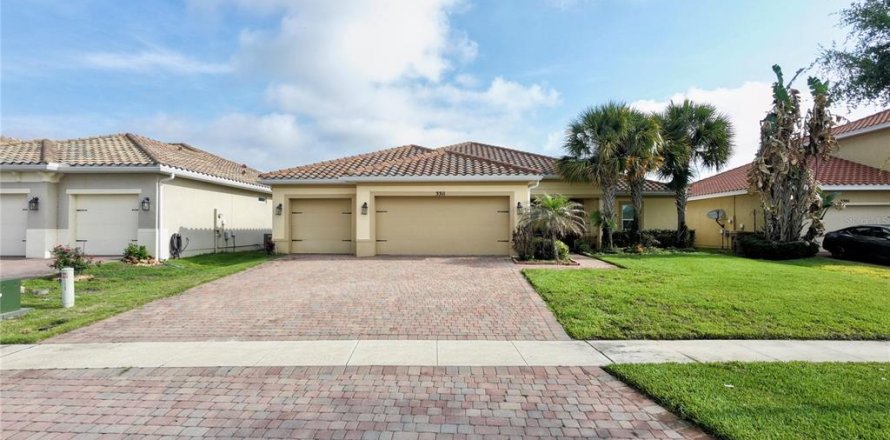 House in Kissimmee, Florida 4 bedrooms, 201.13 sq.m. № 2103807