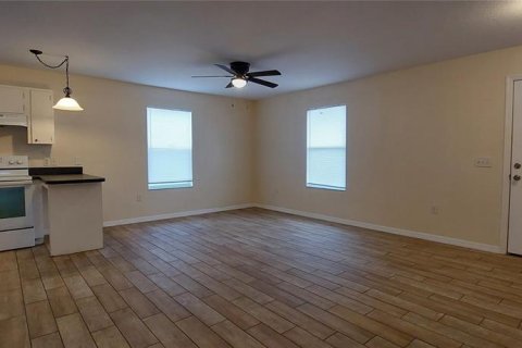 Casa en alquiler en Leesburg, Florida, 2 dormitorios, 89.37 m2 № 1899624 - foto 3