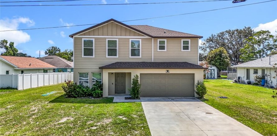 Villa ou maison à Spring Hill, Floride 4 chambres, 168.25 m2 № 1856186