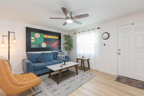 Villa ou maison à louer à New Port Richey, Floride: 2 chambres, 67.08 m2 № 2378266 - photo 5