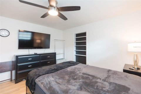 Villa ou maison à louer à New Port Richey, Floride: 2 chambres, 67.08 m2 № 2378266 - photo 18