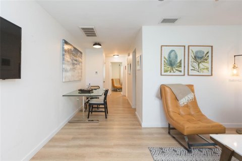 Villa ou maison à louer à New Port Richey, Floride: 2 chambres, 67.08 m2 № 2378266 - photo 7