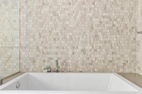 Copropriété à louer à Miami, Floride: 2 chambres, 116.03 m2 № 2048309 - photo 28